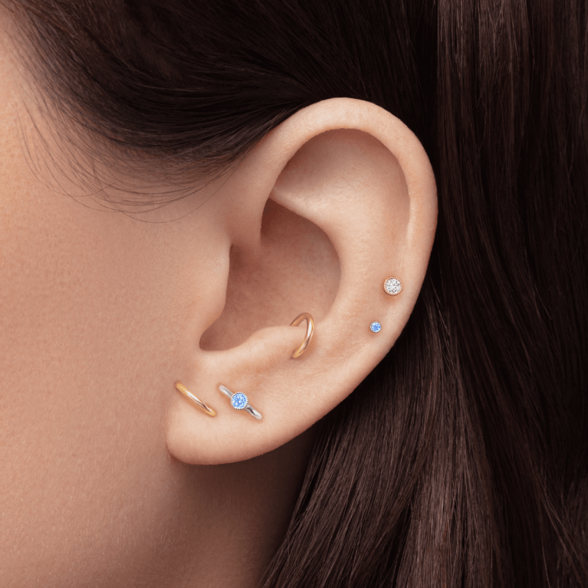 Scallop Set Light Blue Diamond Threaded Stud Earring With Titanium Backing