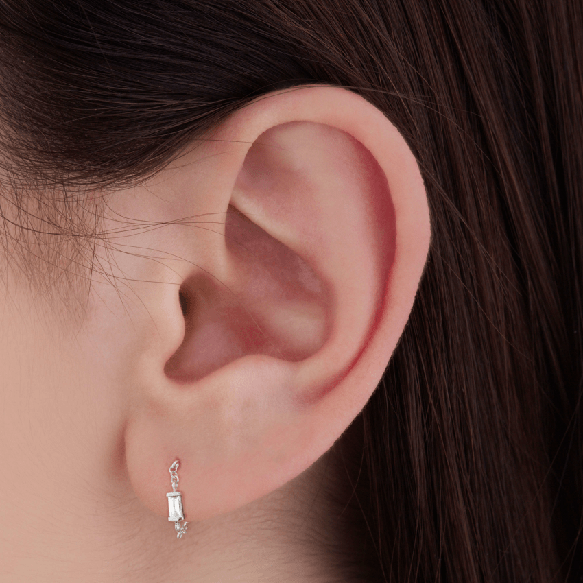 Baguette Diamond Chain Wrap Stud Earring